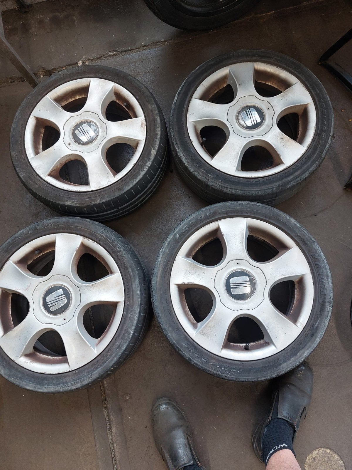 Seat Arosa 15 inch originele velgen (banden op), Ophalen of Verzenden, Gebruikt