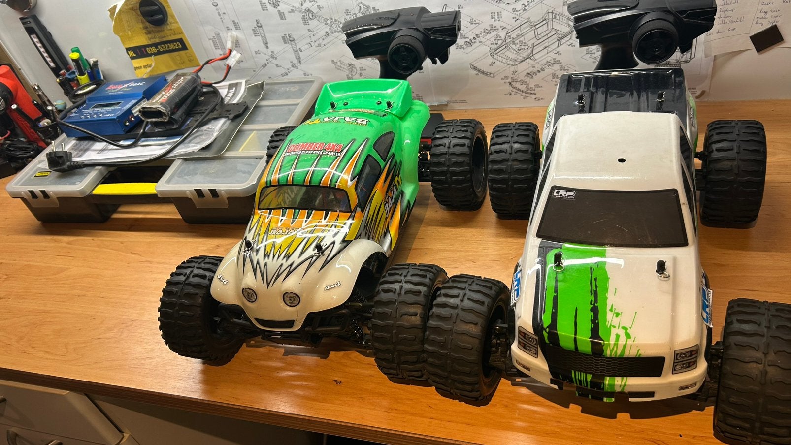 2x Himoto 1:10 truck(baja beetle, pickup) lader & onderdelen, Hobby en Vrije tijd, Elektro, Gebruikt, Auto offroad, Ophalen of Verzenden