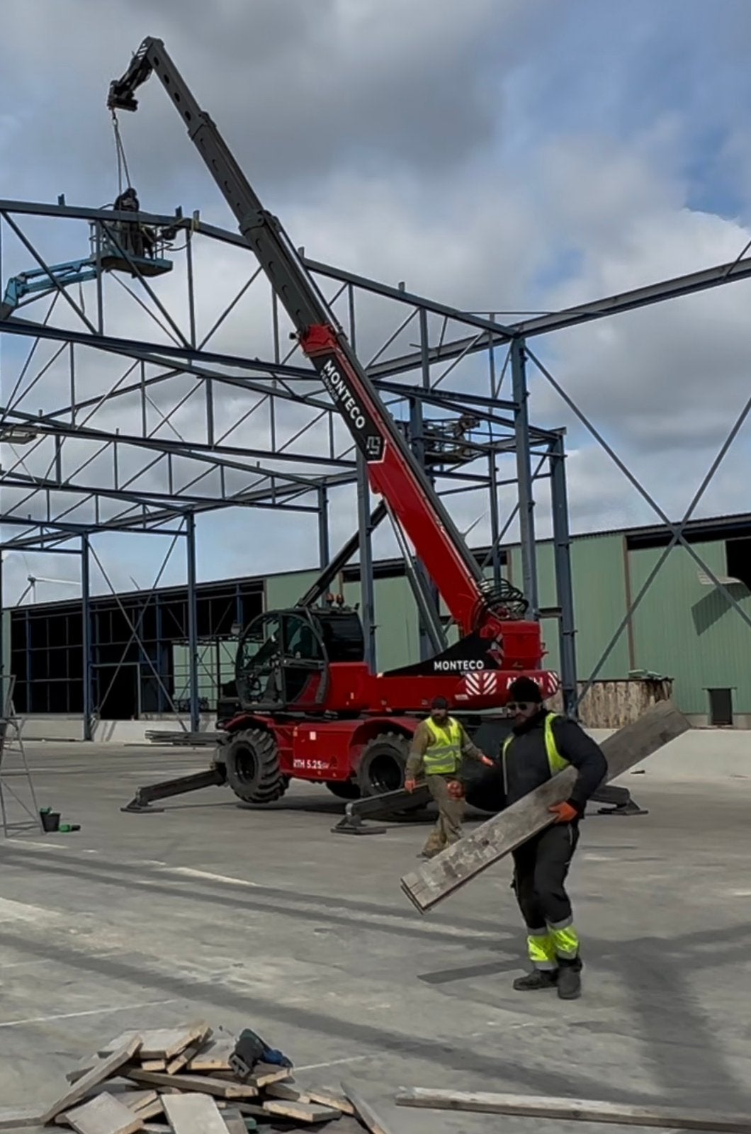 GEZOCHT: Ervaren STAAL VOORMAN  of BEDRIJF, Doe-het-zelf en Verbouw, Metalen, Ophalen
