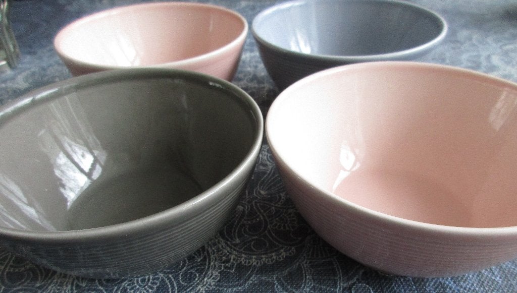4 Madison schaaltjes 12 cm samen 3,00, Huis en Inrichting, Ophalen of Verzenden, Overige stijlen, Aardewerk, Schaal of Schalen