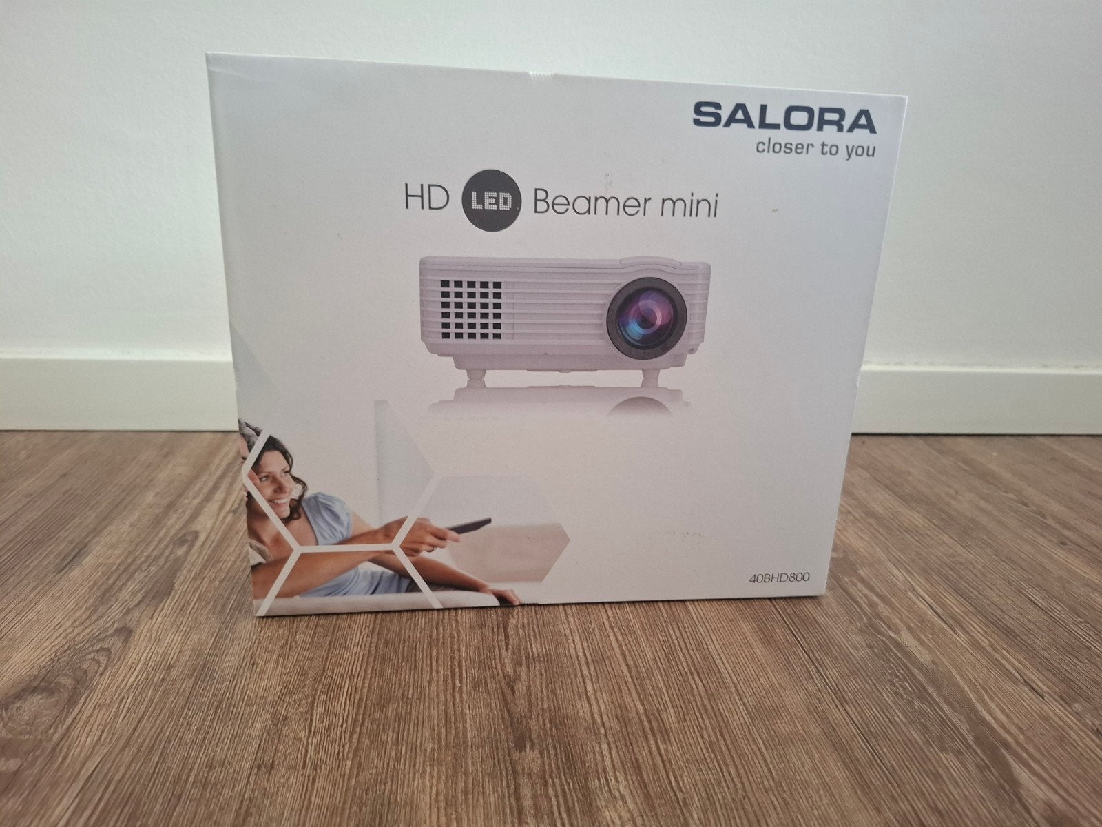 Salora HD LED Beamer mini - Nieuw in doos, Audio, Tv en Foto, Beamers, Ophalen, HD (720), LED, Salora