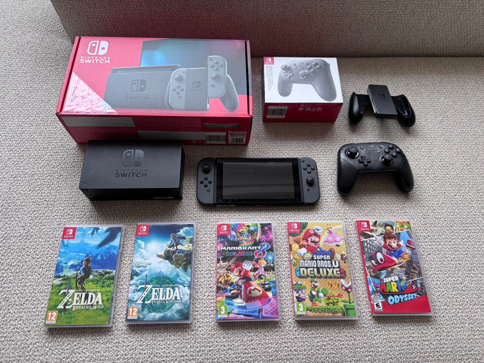 Nintendo Switch met Pro Controller, Joy-Cons en 5 topgames, Met games, Met 2 controllers, Ophalen of Verzenden, Zo goed als nieuw