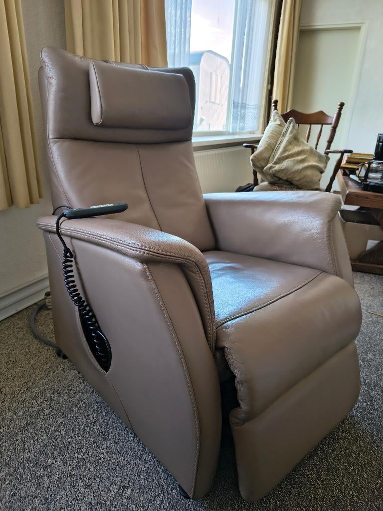 Sta op stoel, Huis en Inrichting, Fauteuils, Ophalen, Gebruikt, Minder dan 75 cm, Leer