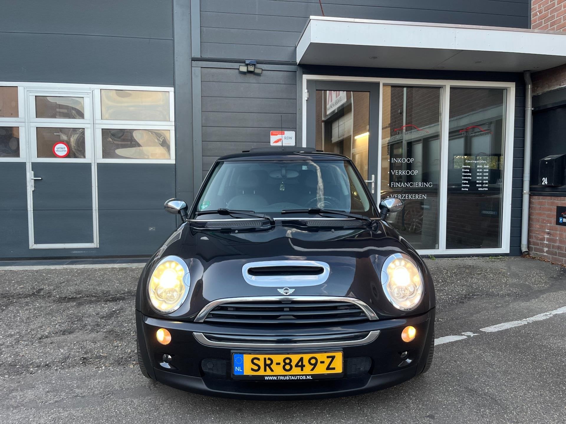 Mini Mini 1.6 Cooper S|Pano|Xenon|Leer|Airco|Stoel.verwarmin, Auto's, Voorwielaandrijving, Gebruikt, 4 cilinders, 4 stoelen