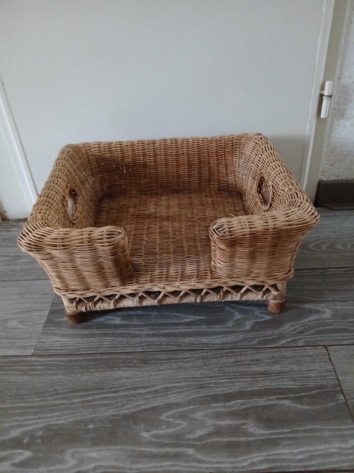 honden mand, Ophalen, Zo goed als nieuw, Riet