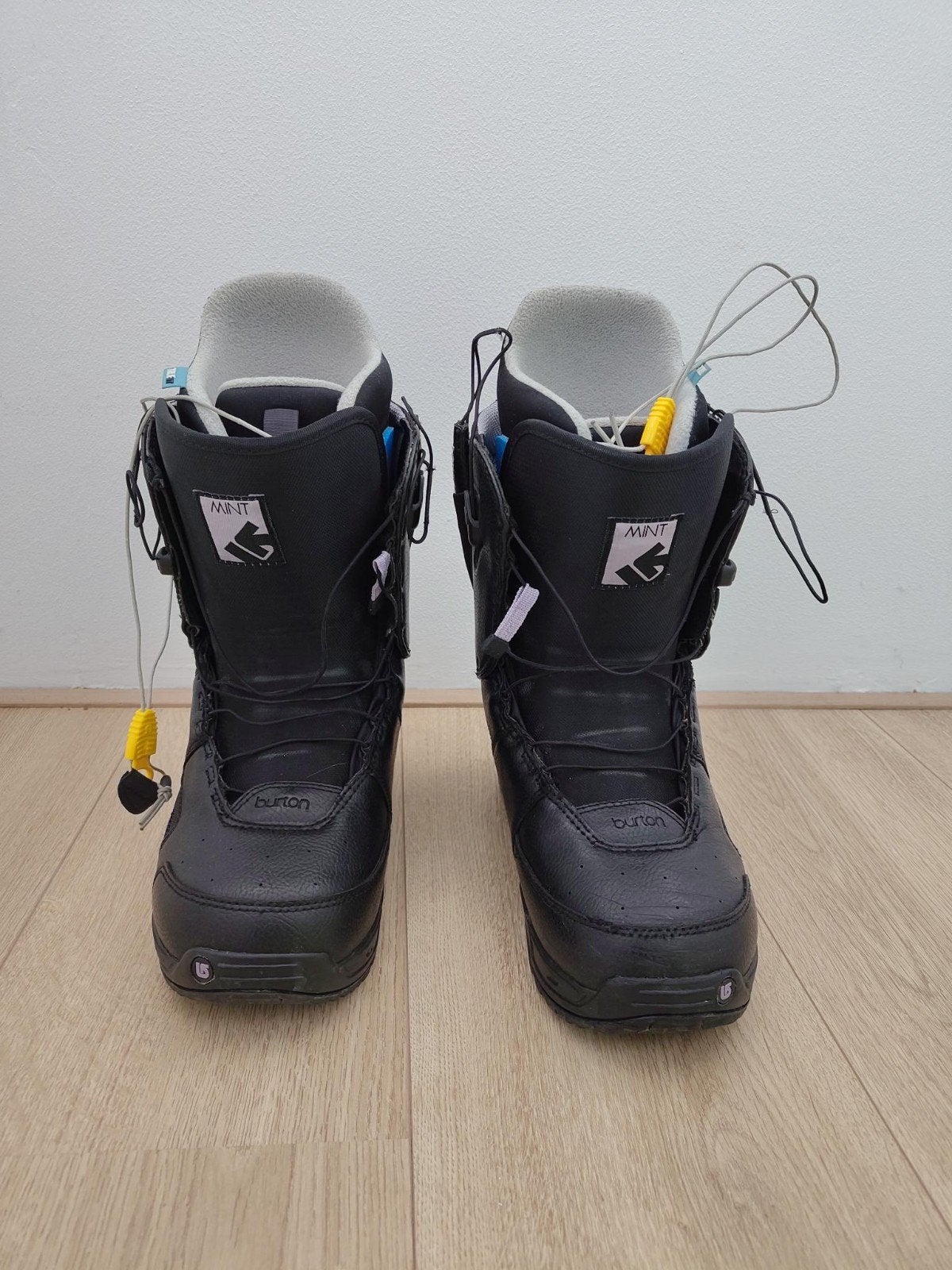 Burton Mint Snowboardschoenen maar 40 - met snelvetersysteem, Ophalen, Zo goed als nieuw, Schoenen