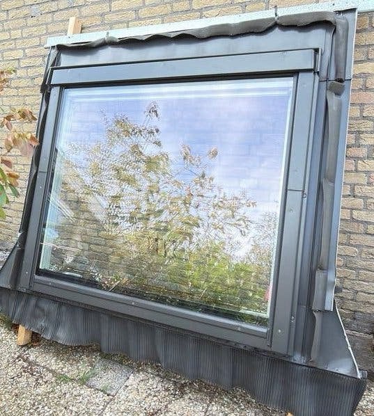 Dakraam Fakro 134x118 cm tuimeldakraam Velux tuimelvenster, Ophalen, Gebruikt, Minder dan 80 cm, 80 tot 120 cm