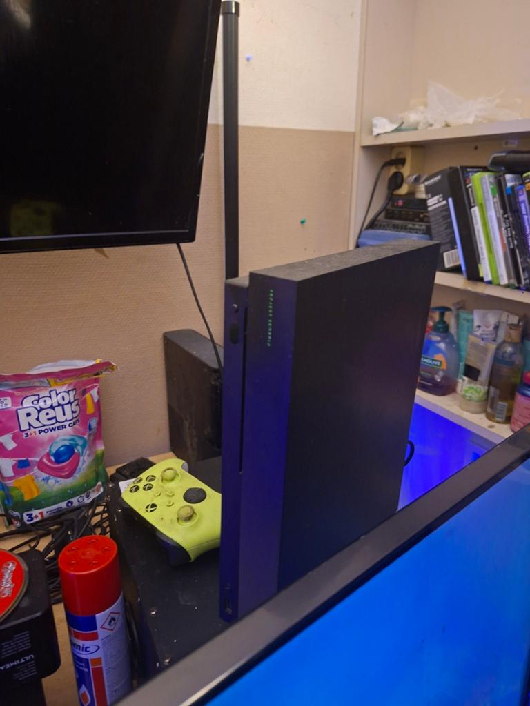 Xbox One X Project Scorpio Limited Edition, Spelcomputers en Games, Spelcomputers | Xbox One, Gebruikt, Ophalen of Verzenden, 1 TB