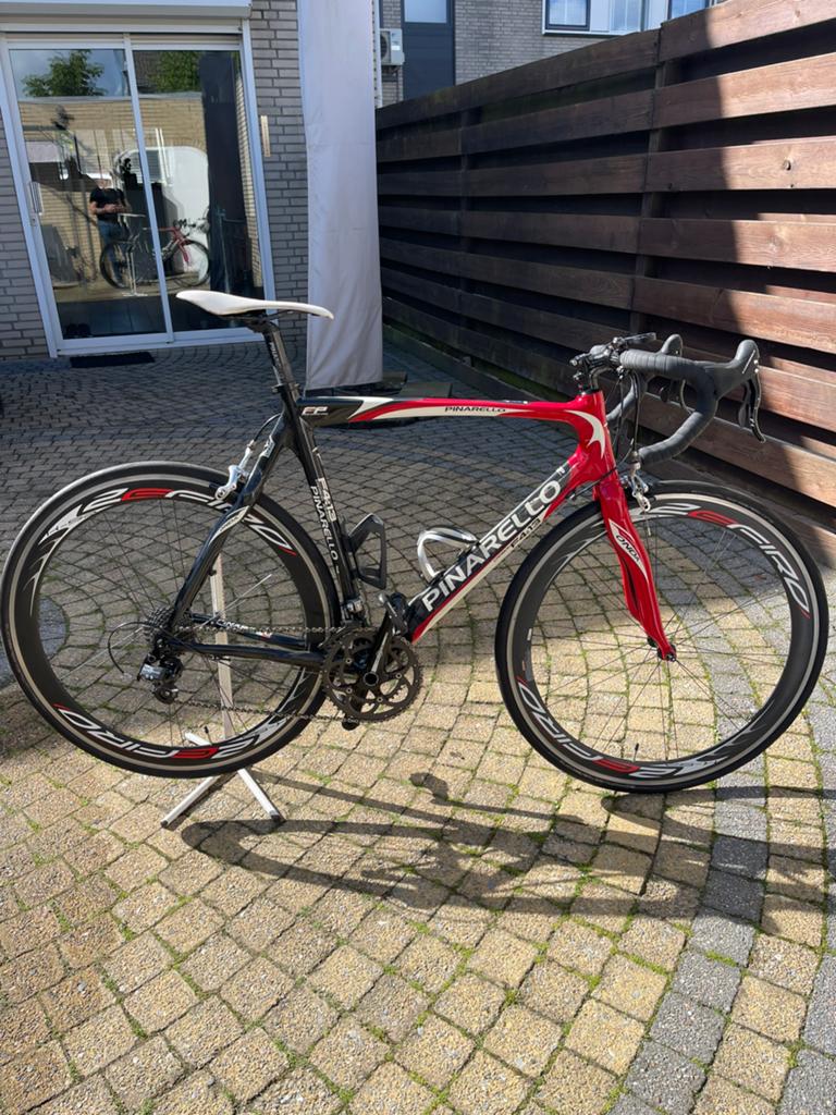 Pinarello f4:13, 28 inch, Gebruikt, Carbon, Velgrem