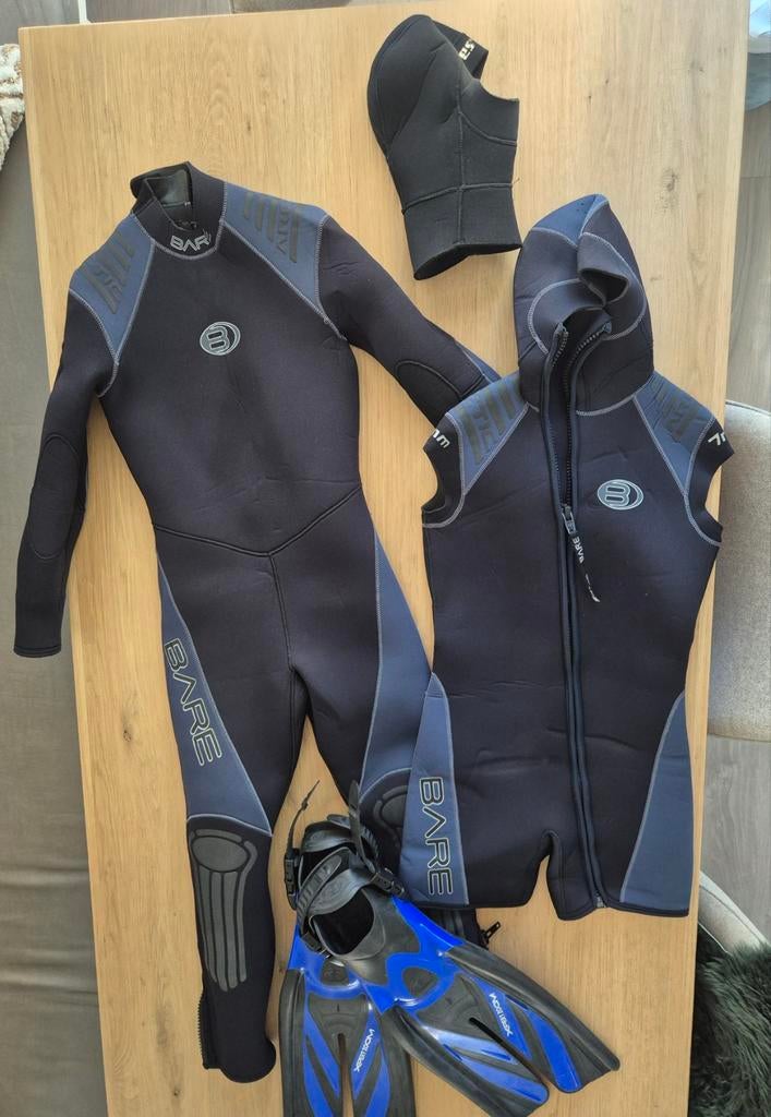 Bare wetsuit/duikpak 7mm en shorty maat M, cap en duikvinnen, Watersport en Boten, Duiken, Ophalen of Verzenden, Gebruikt, Duikpak