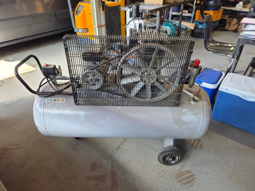 Creemers compressor, Ophalen, Zo goed als nieuw, Mobiel, 6 tot 10 bar