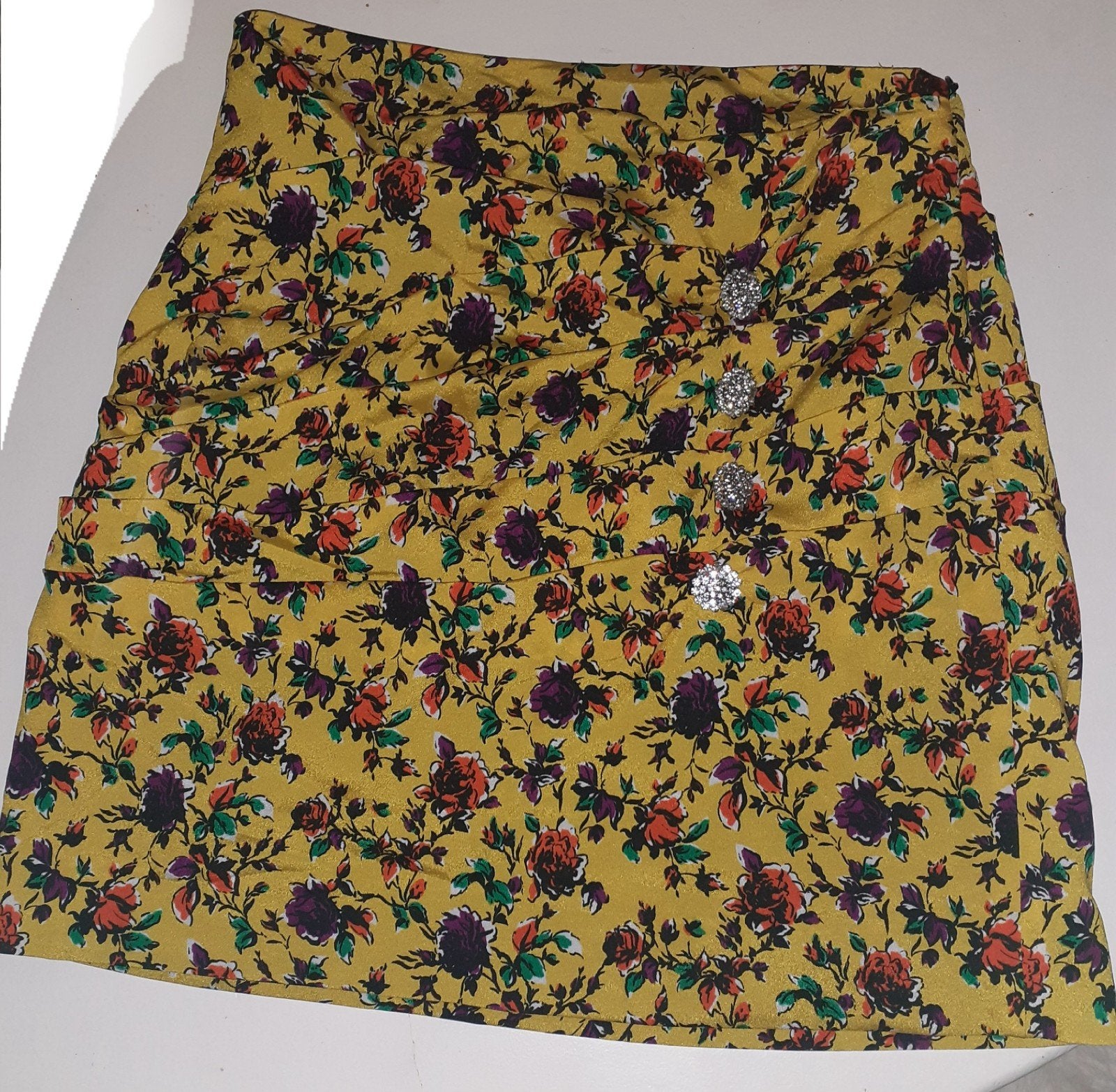 Zara rokje met bloemenprint en strass knopen, Maat 38/40 (M), Zara, Geel, Ophalen of Verzenden