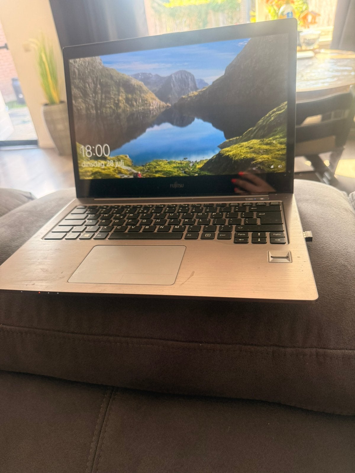 Fujitsu laptop, Ophalen of Verzenden, Zo goed als nieuw, 13 inch, MacBook Air