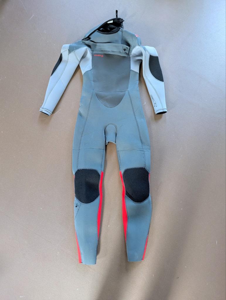 Wetsuits en surfschoenen - Diverse maten en merken, Watersport en Boten, Watersportkleding, Wetsuit, O'Neill, Billabong, Olaian