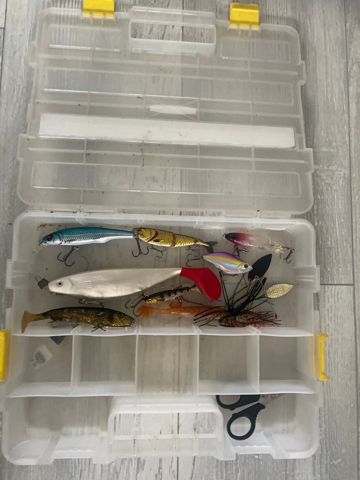 Tacklebox vol kunstaas voor diverse vissoorten, Ophalen of Verzenden, Gebruikt, Kunstaas