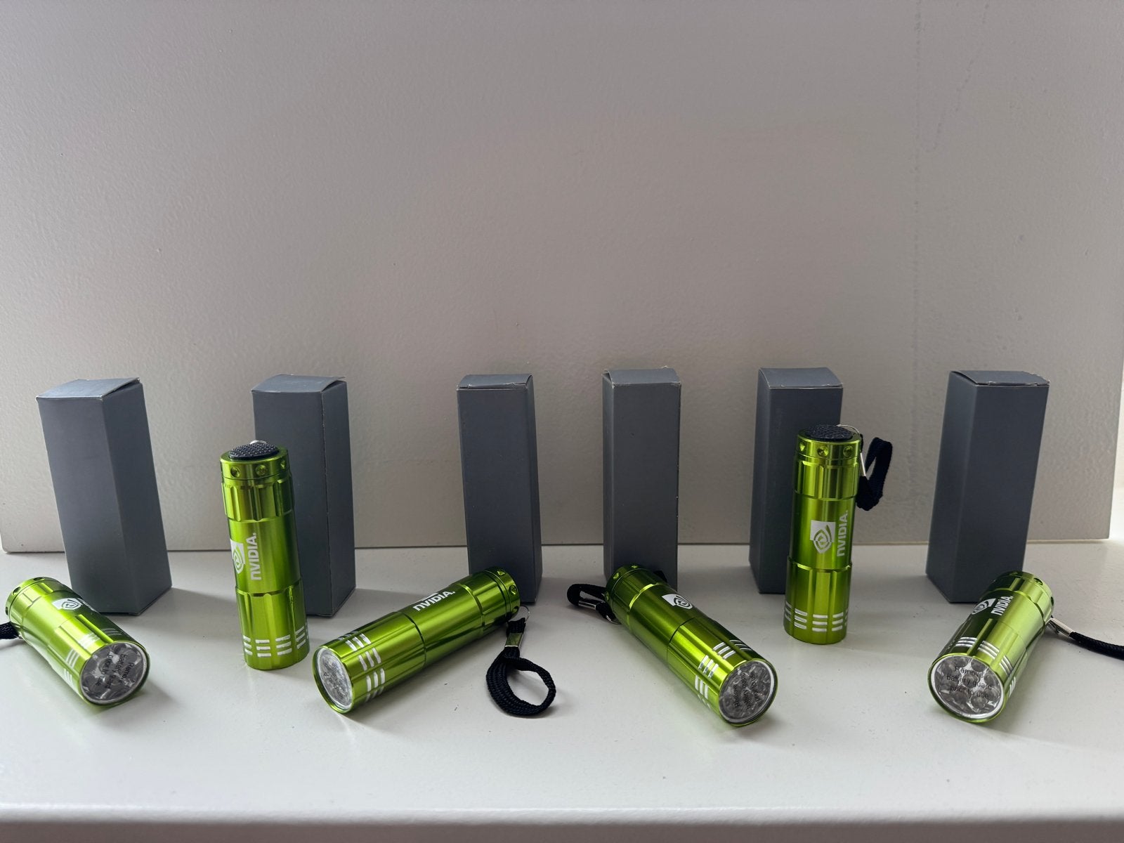 Official NVIDIA LED Mini Flashlight Metallic Green, Ophalen of Verzenden