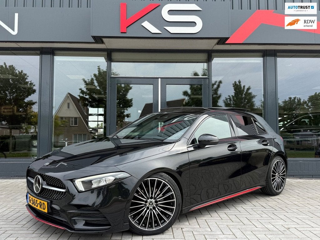 Mercedes-Benz A-klasse 200 AMG Upgrade Pano Ambient Widescre, Gebruikt, 4 cilinders, Leder, 19 km/l