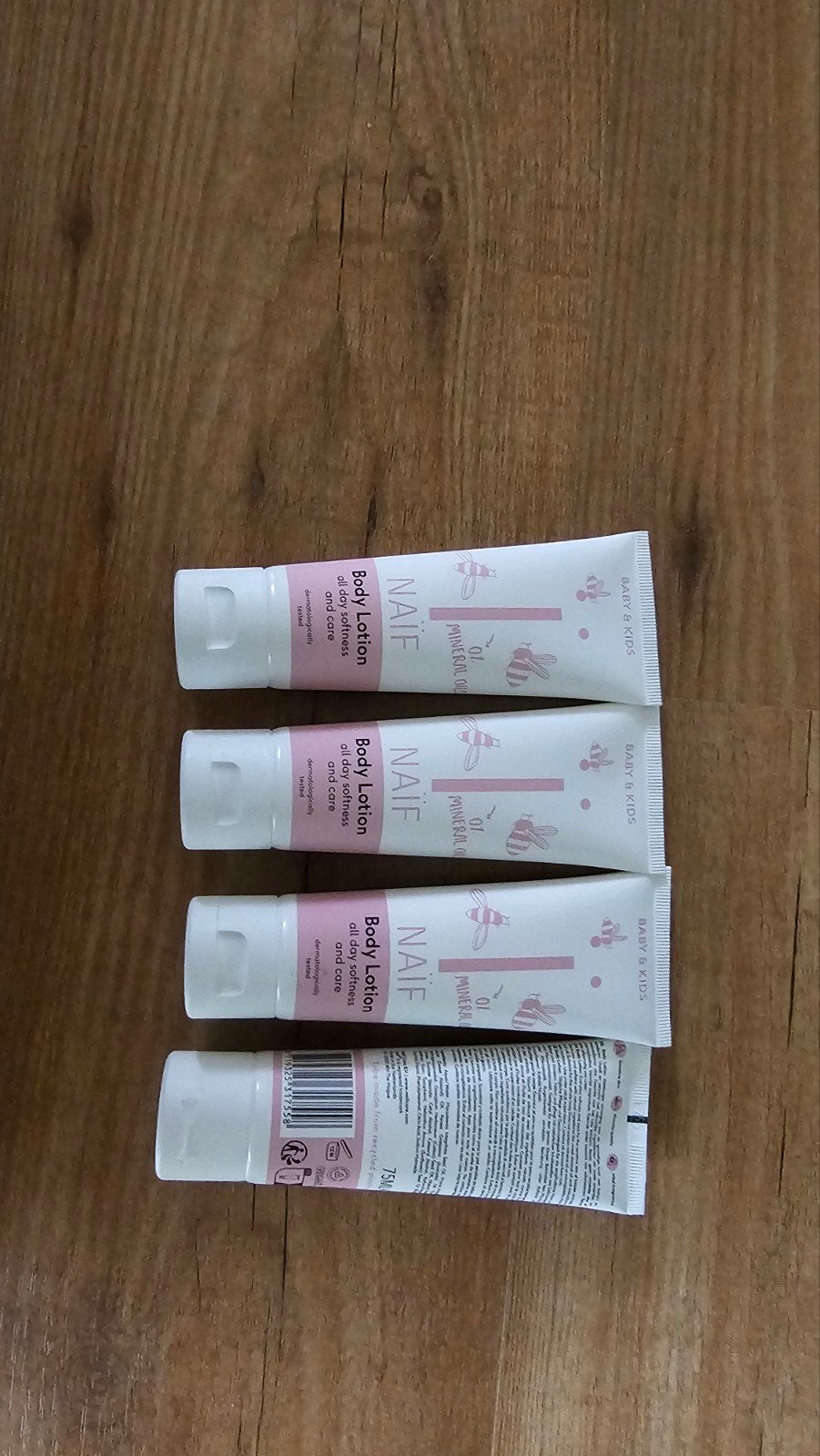 4x Naïf Body Lotion Baby & Kids - Nieuw, Ophalen of Verzenden, Nieuw, Overige typen, Overige merken