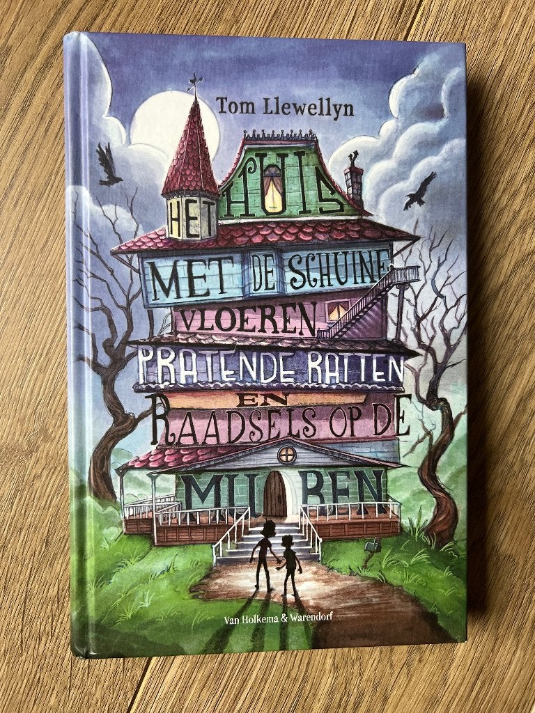 Het huis met de schuine vloeren - Tom Llewellyn, Nieuw, Ophalen of Verzenden, Tom Llewellyn, Fictie