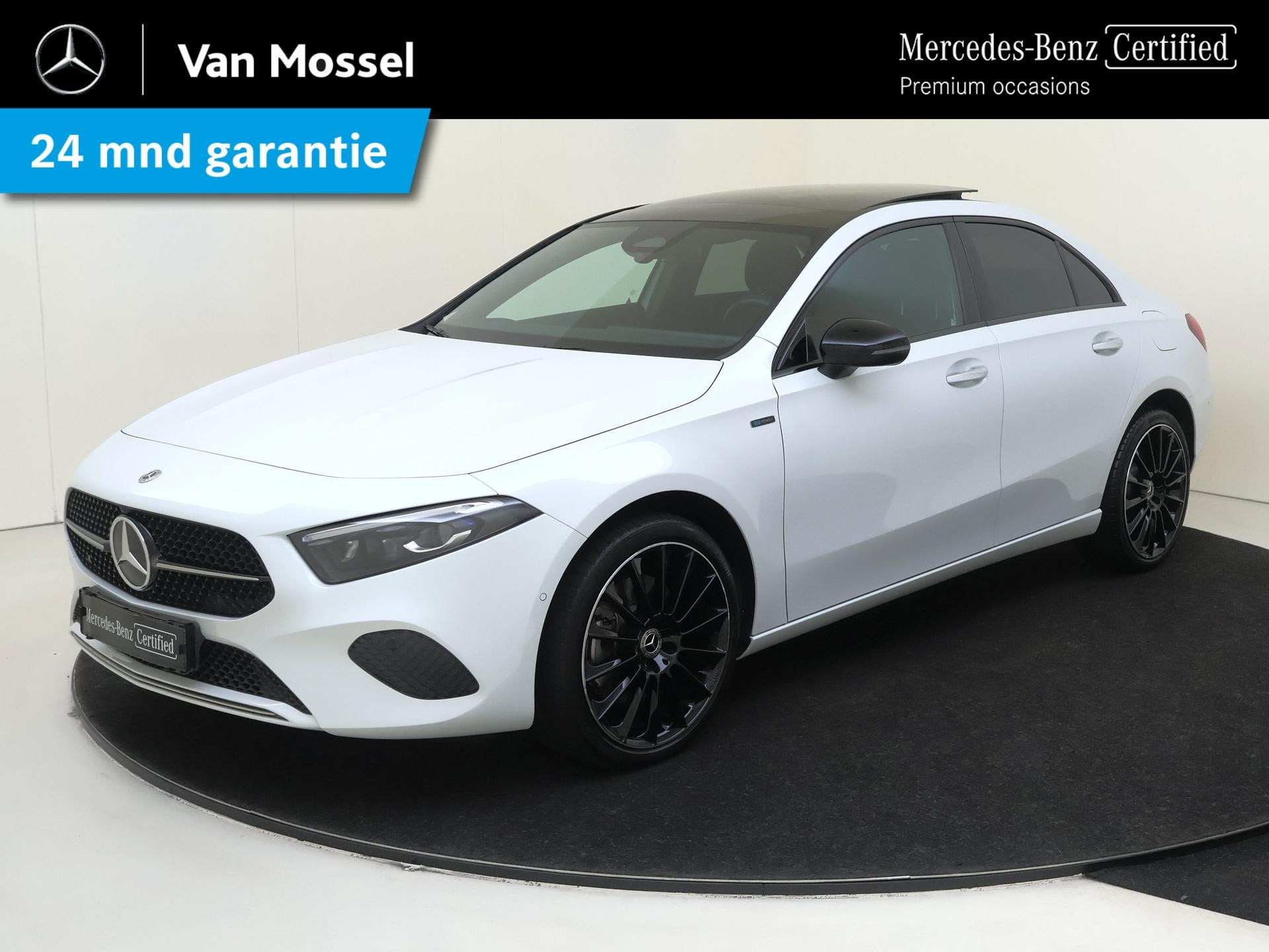 Mercedes-Benz A-klasse 250 e Luxury Line /Panoramadak /19 In, Auto's, Mercedes-Benz, Euro 6, 4 cilinders, 16 kWh, Wit