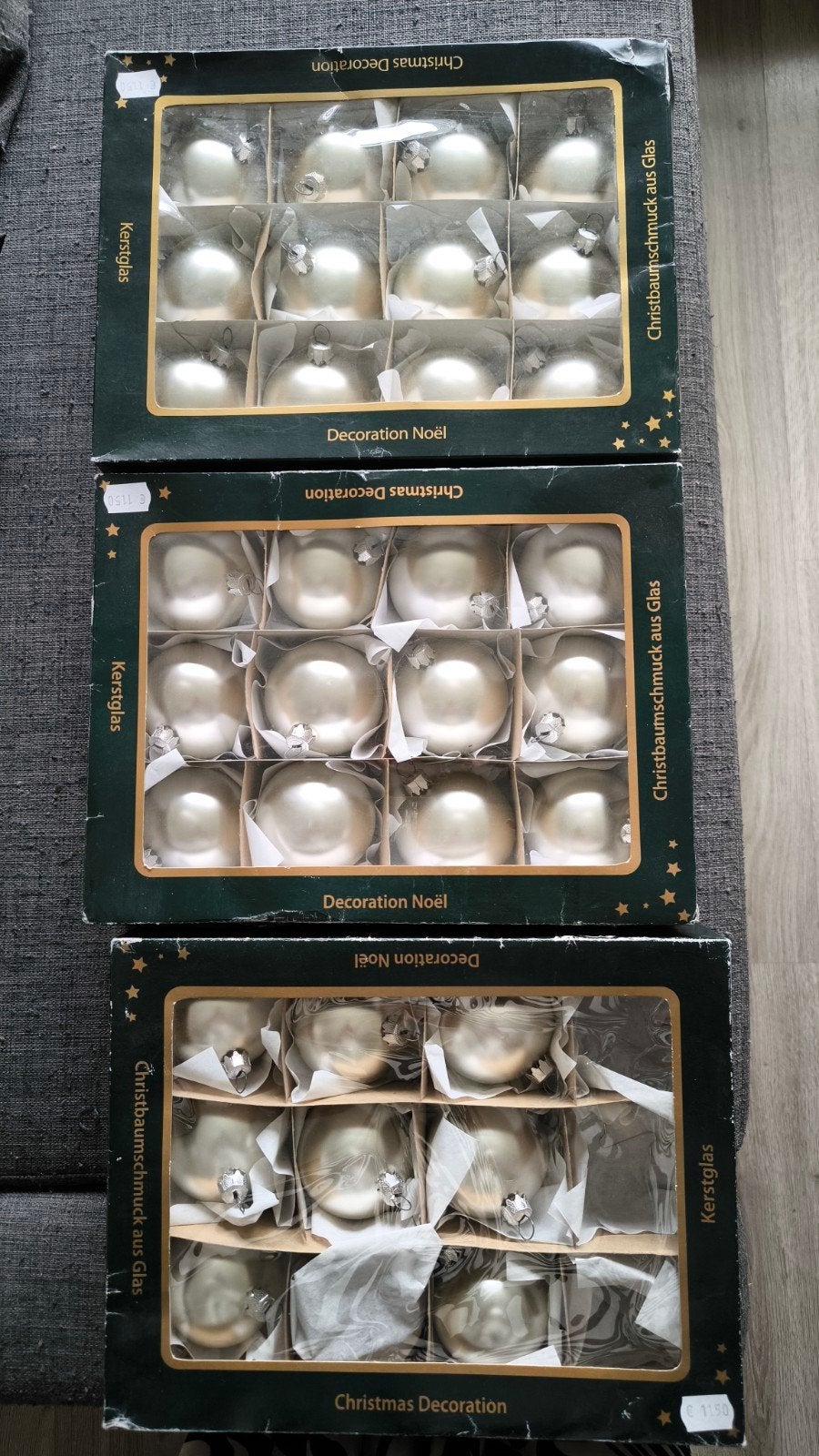 Zilveren glazen kerstballen, Ophalen