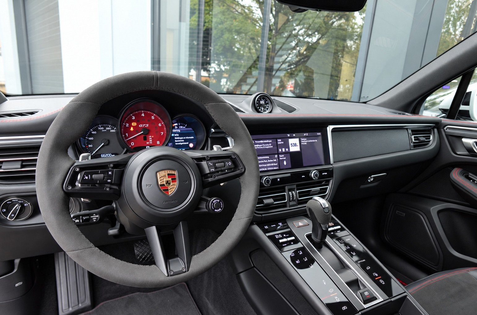 Foto 4 van Porsche Macan 2.9 GTS PANO SPORT CHRONO BOSE