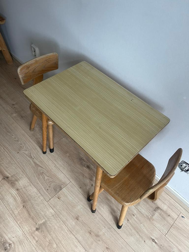 Tekoop tafel en stoelen, Ophalen of Verzenden, Zo goed als nieuw, Overige typen