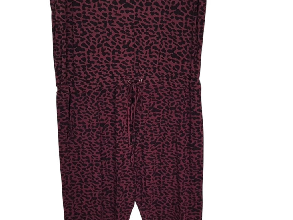 Mooie donkerrode jumpsuit met panterprint draagmt XL. NIEUW!, Kleding | Dames, Verzenden, Nieuw, Maat 46/48 (XL) of groter, Rood