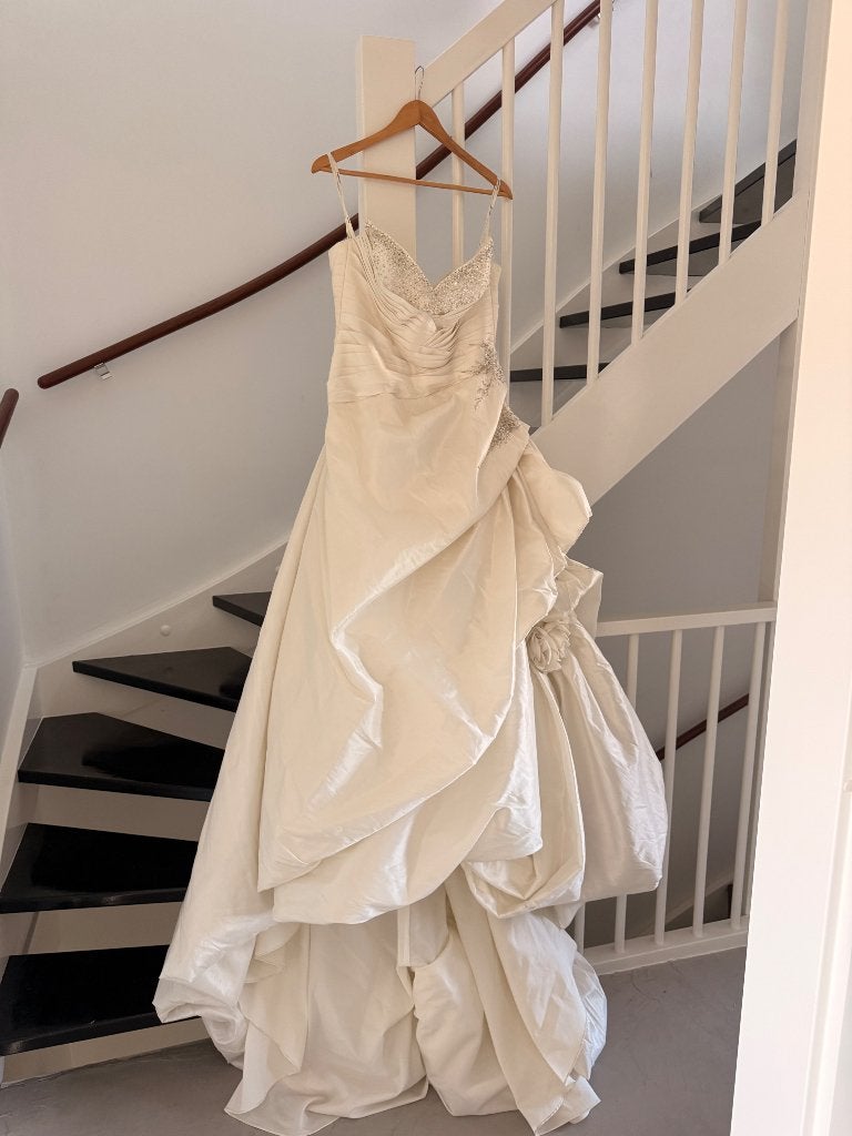 Cosmobella Wedding Dress/ Bruiloft jurken, Ophalen of Verzenden, Zo goed als nieuw, Versiering, Geboorte of Huwelijk