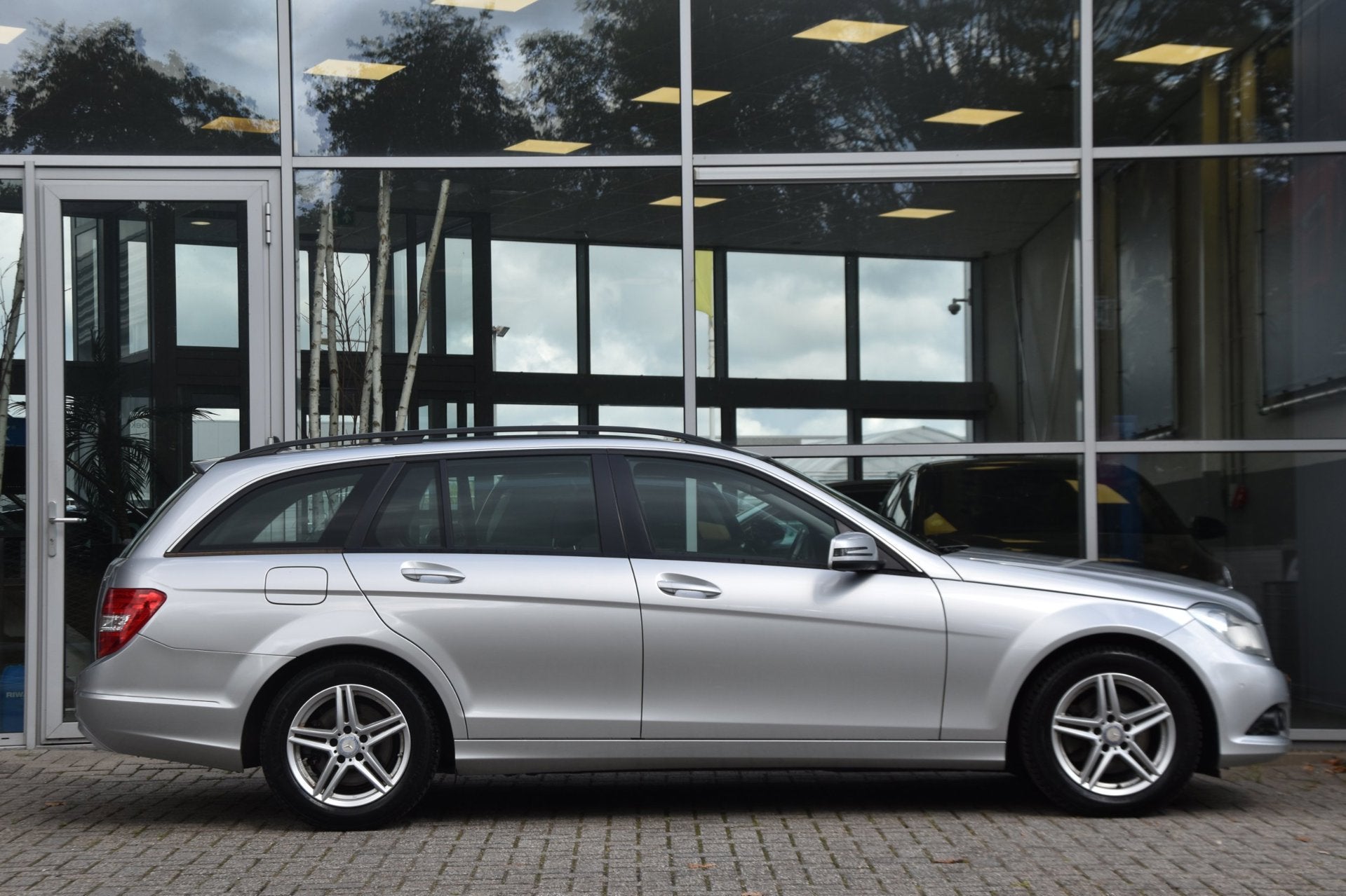 Mercedes-Benz C-klasse Estate 170PK | NAVIGATIE | PDC | STOE, 21 km/l, Euro 5, Zwart, 4 cilinders