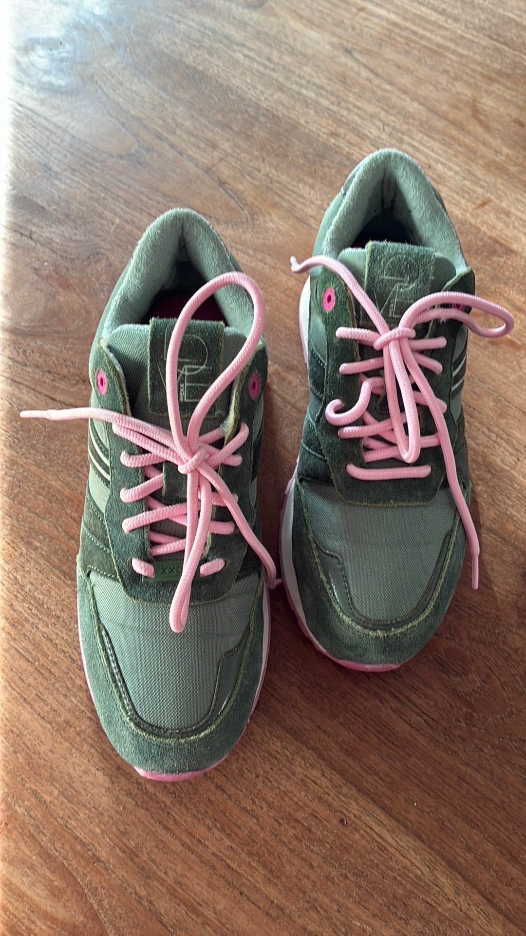 Mexx Sneakers, Ophalen of Verzenden, Groen, Sneakers of Gympen, Zo goed als nieuw