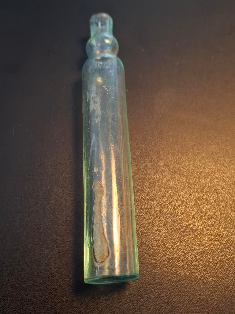 Antiek flesje bodemvondst, Ophalen of Verzenden