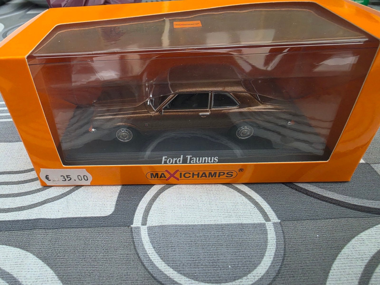 Minichamps Ford Taunus 1970 Bruin Metallic Schaalmodel, Ophalen of Verzenden, Nieuw, Auto, MiniChamps