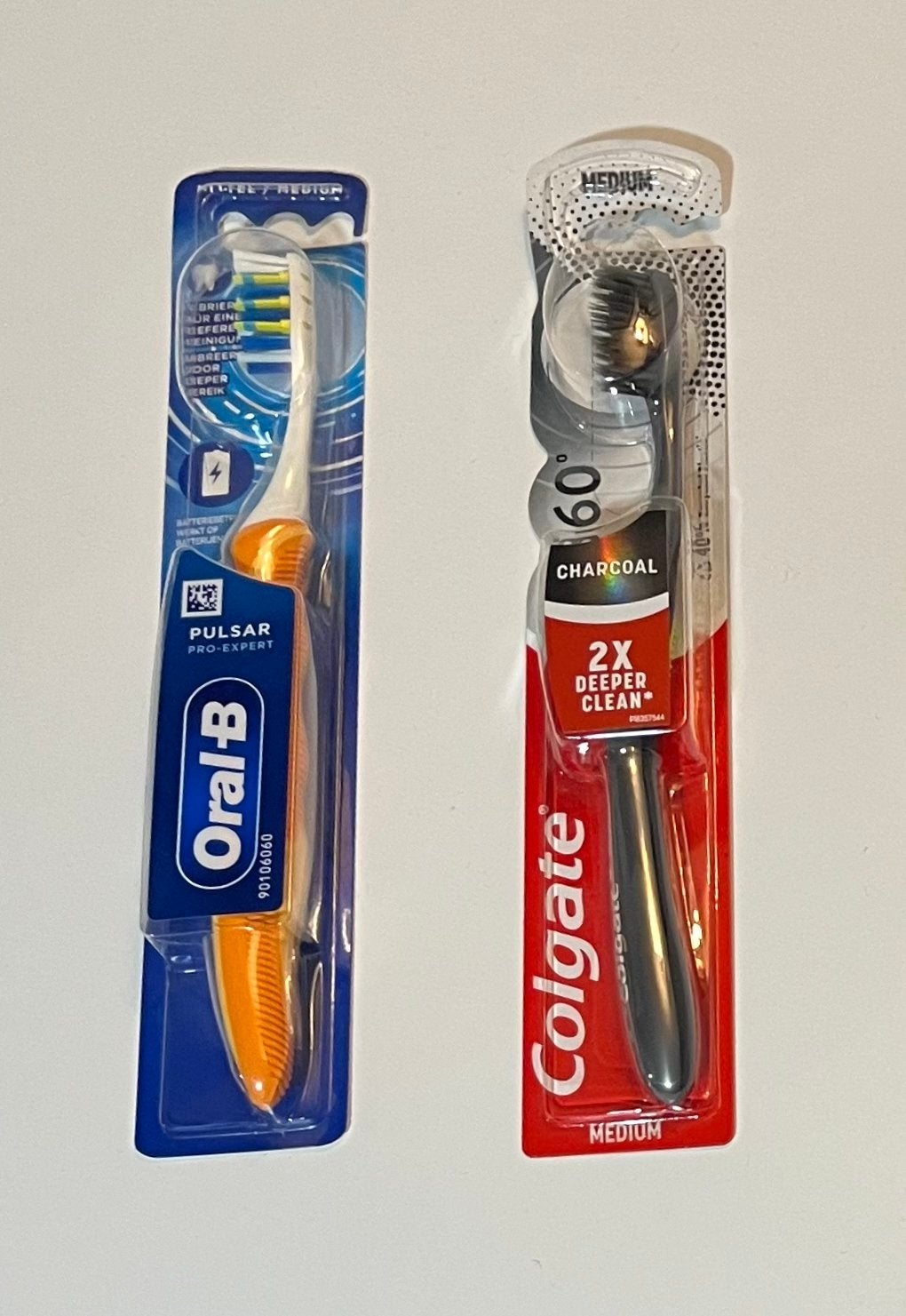 Oral-B Pulsar & Colgate Charcoal Tandenborstels, Ophalen of Verzenden, Nieuw, Tandenborstel