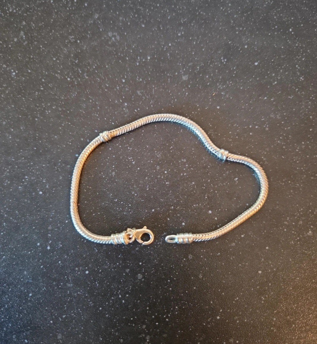 Originele Pandora armband 21 cm met 11 bedels, Sieraden, Tassen en Uiterlijk, Armbanden, Gebruikt, Ophalen of Verzenden, Met bedels of kralen
