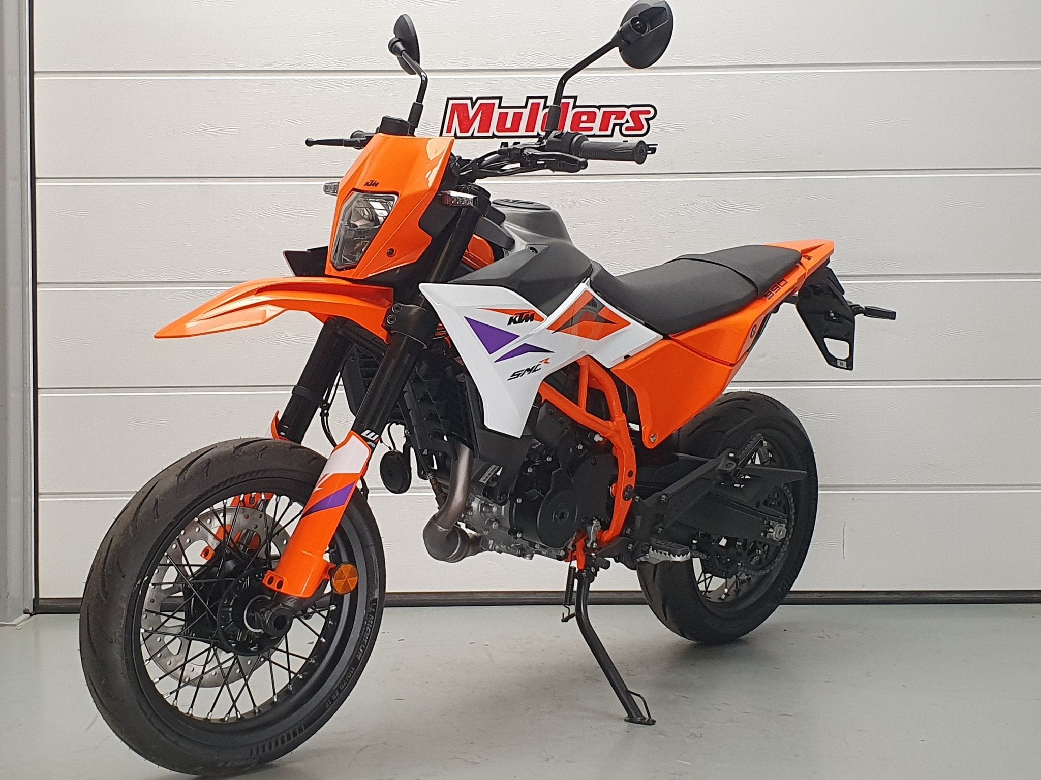 KTM 390 SMC R KTM 390 SMC-R (bj 2025), Motoren, KTM, Bedrijf, Sluisweg 20
6581 KA  Malden, NL, Info@KTM.nl