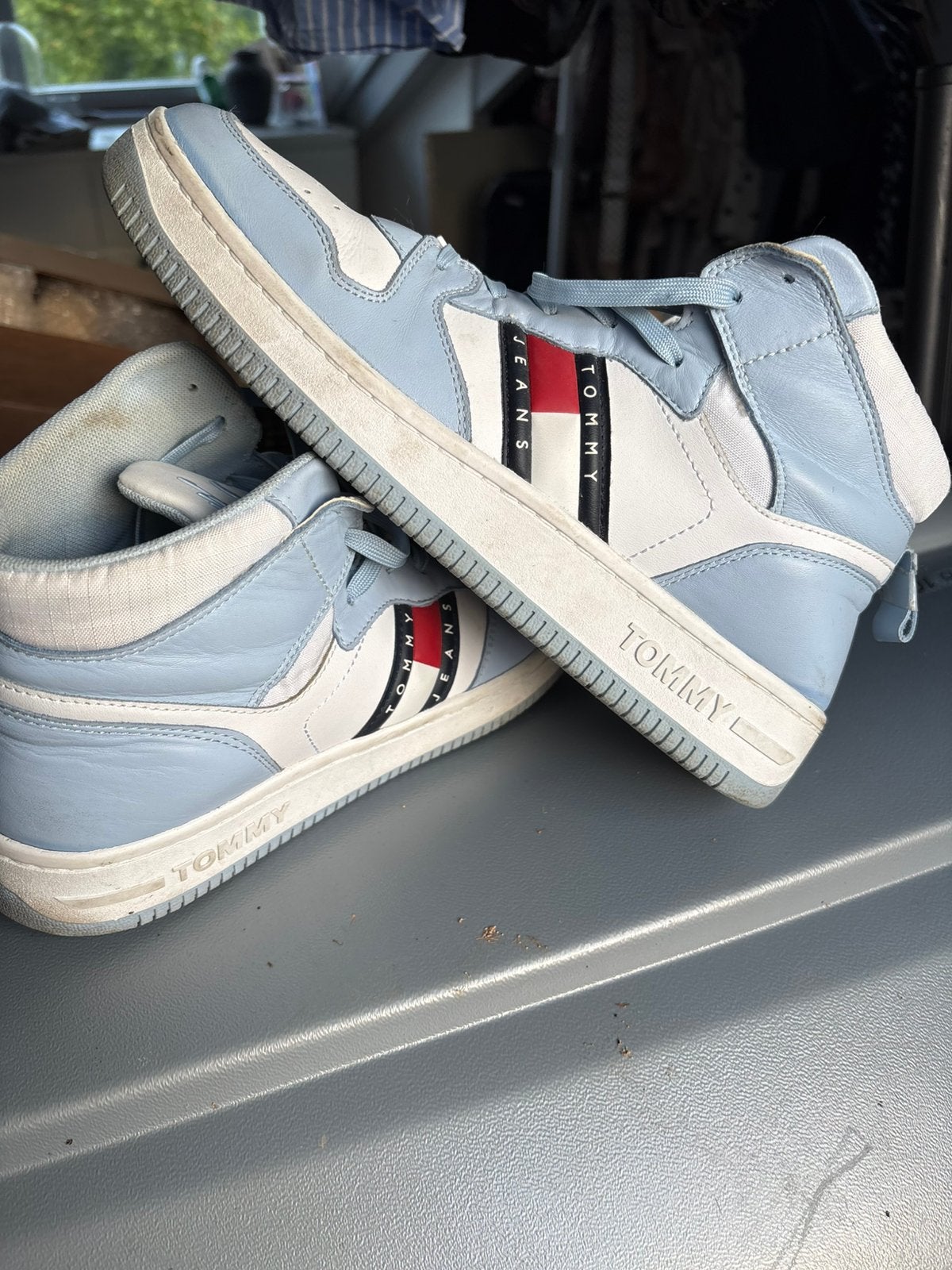 Tommy sneakers 42, Ophalen of Verzenden, Zo goed als nieuw
