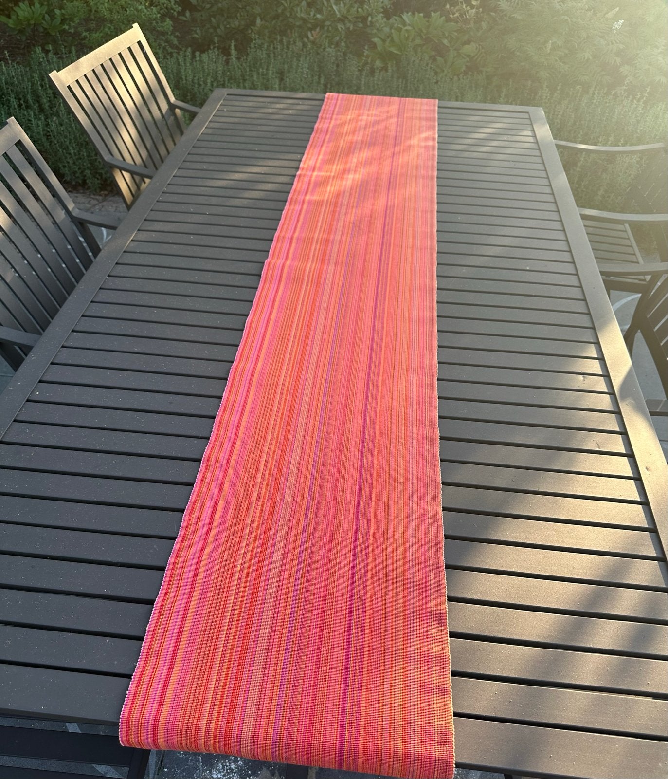 Rood tinten tafel loper, Ophalen of Verzenden, Zo goed als nieuw, Rood, Textiel