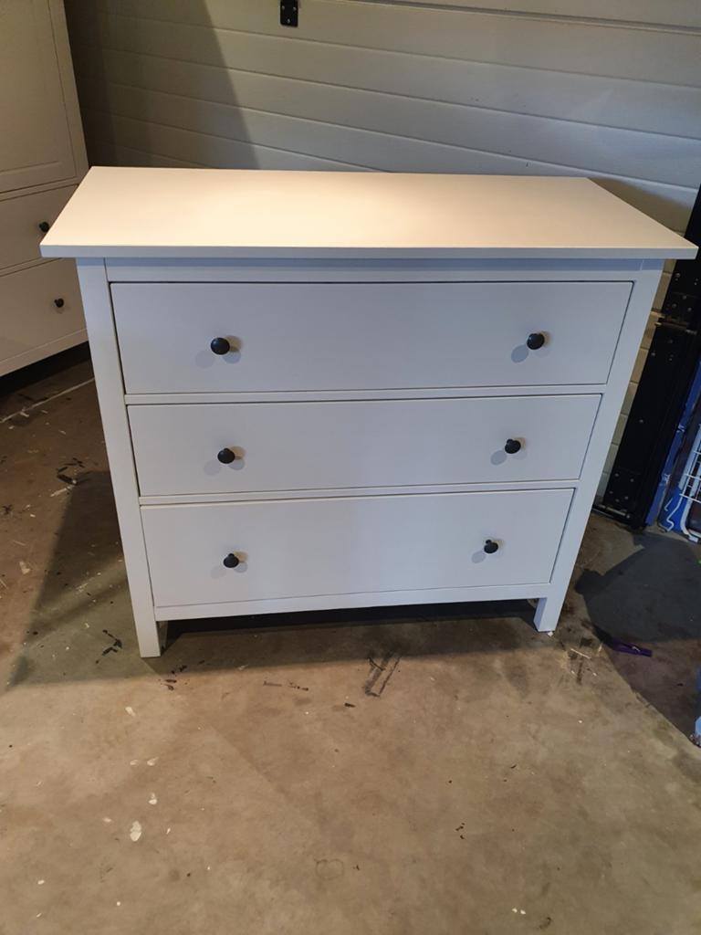 Hemnes 3 ladenkast, Ophalen, 5 laden of meer, Zo goed als nieuw, Minder dan 100 cm