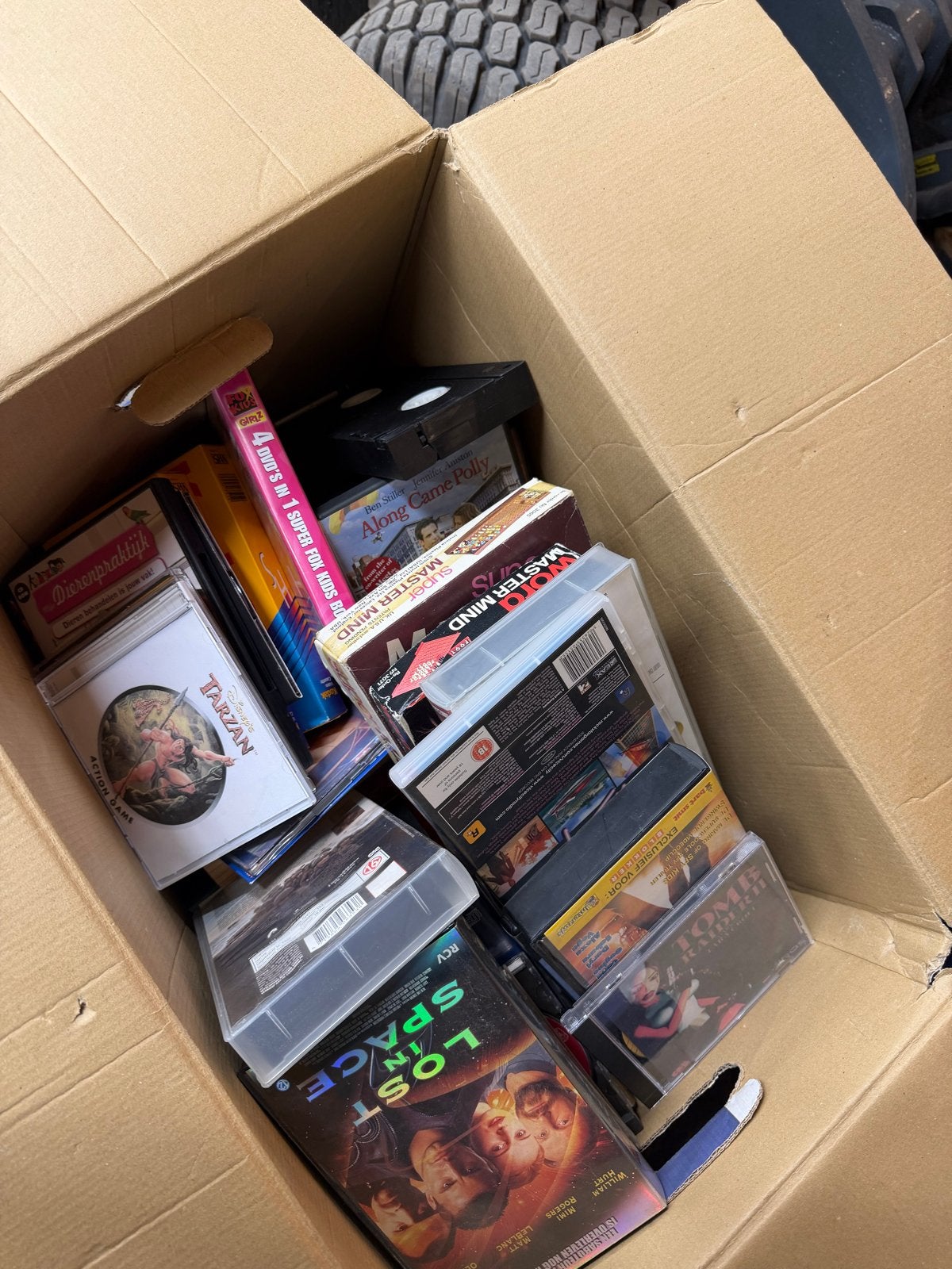 Grote doos vol VHS-banden en dvd's - Diverse films, Alle leeftijden, Nederlands, Ophalen of Verzenden, Gebruikt