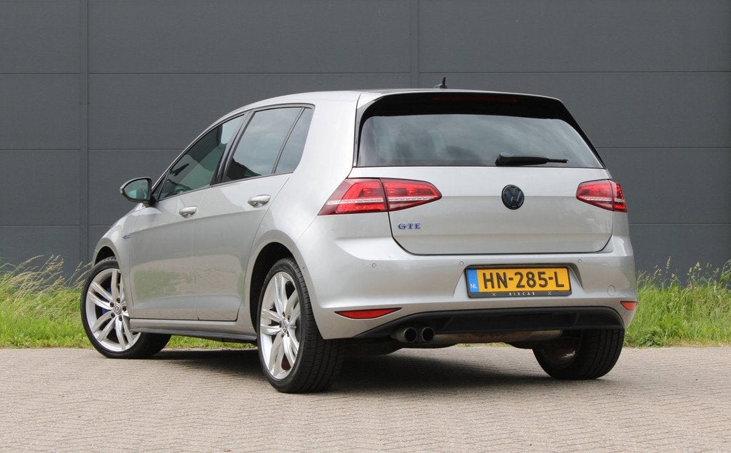 Volkswagen Golf 1.4 TSI GTE AllSeason Camera ParkTronic LED, Auto's, Volkswagen, Gebruikt, 4 cilinders, 150 pk, Leder en Stof