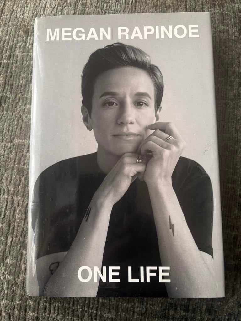 One life van Megan Rapinoe, engelse versie, Ophalen of Verzenden, Zo goed als nieuw, Sport