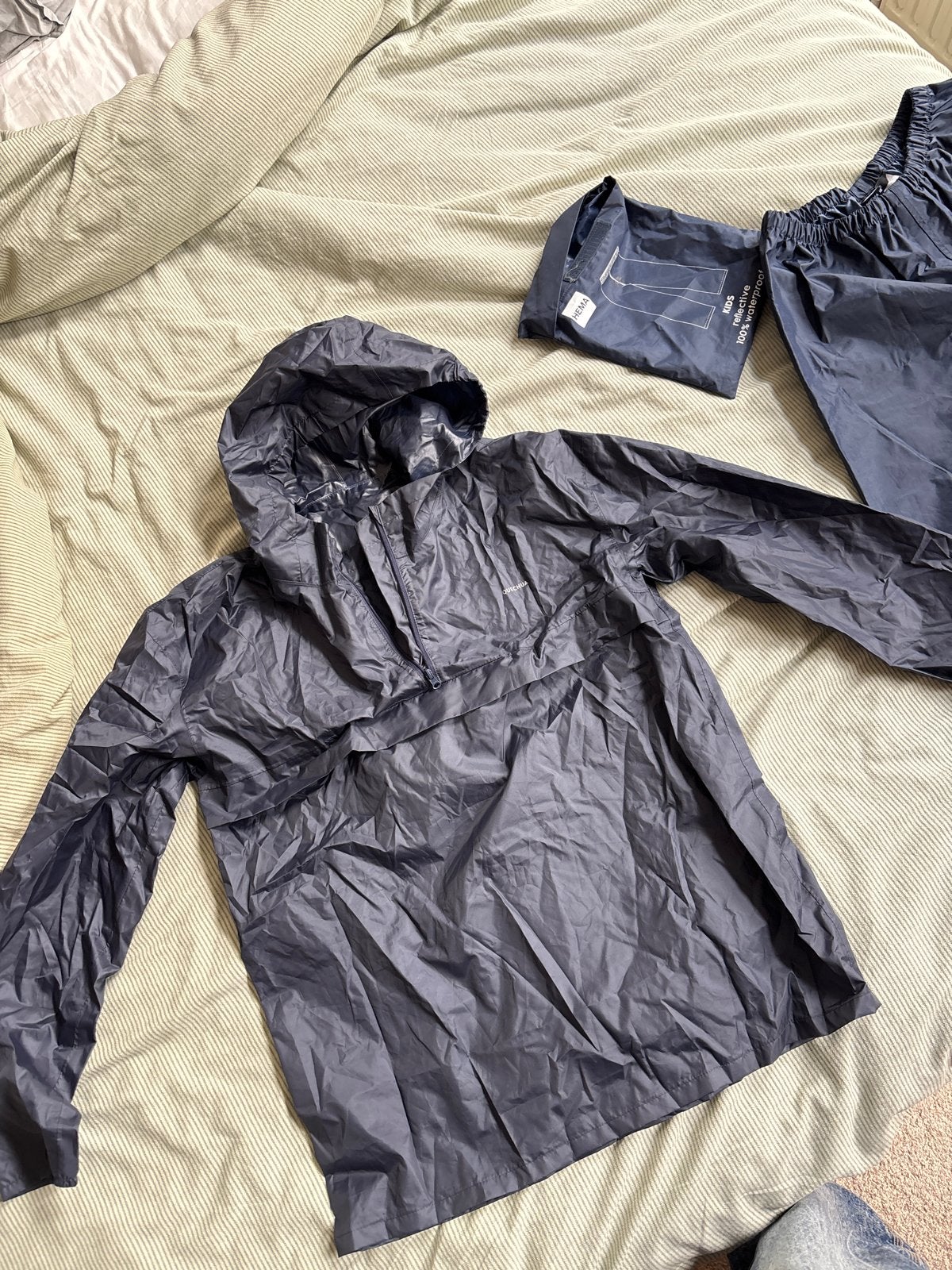 Regenpak Hema regenbroek en Quechua regenjas, Ophalen of Verzenden, Zo goed als nieuw, Regenlaarzen, Kinderen
