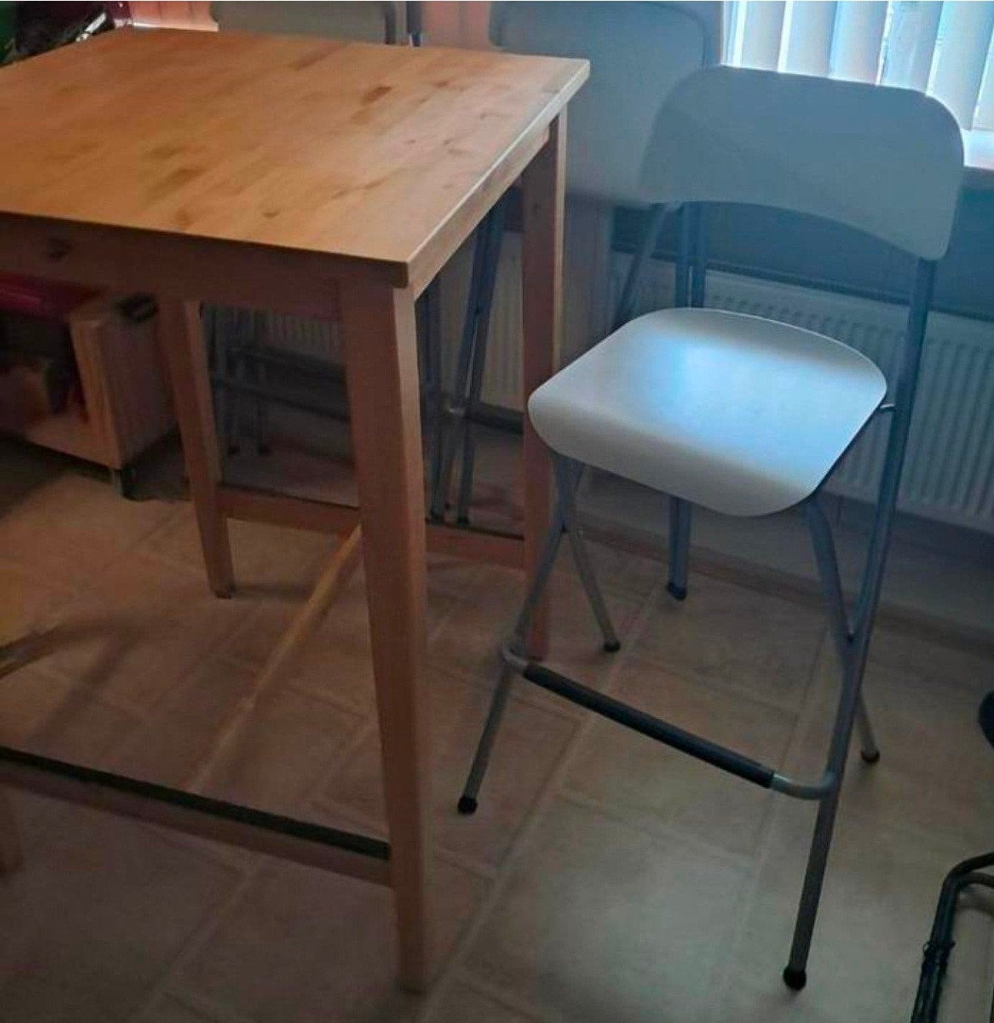 Houten bartafel met bijpassende barkruk, Ophalen, Gebruikt