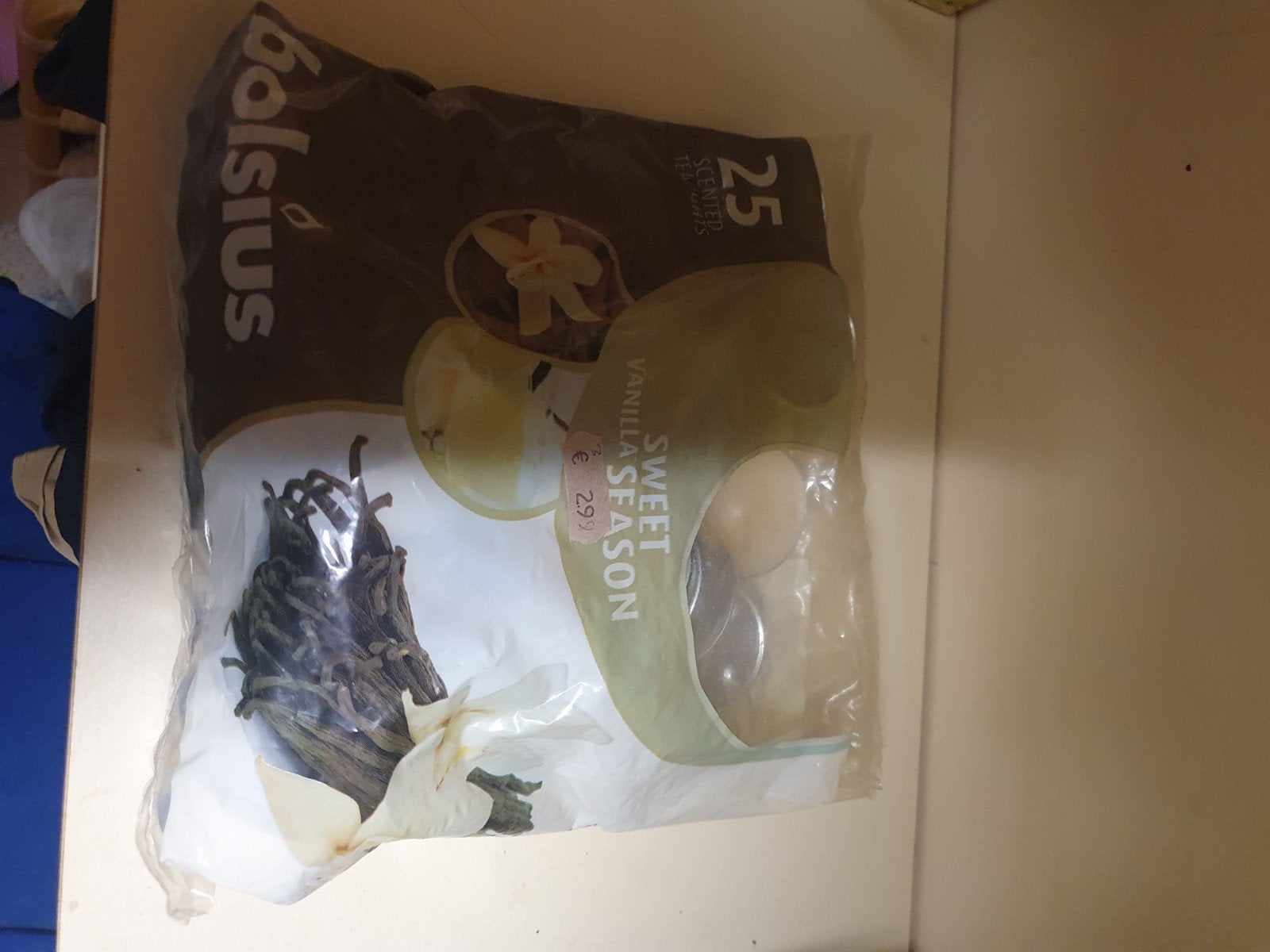 Nieuwe Bolsius waxinelichtjes vanille - 25 stuks, Overige materialen, Nieuw, Ophalen of Verzenden, Crème