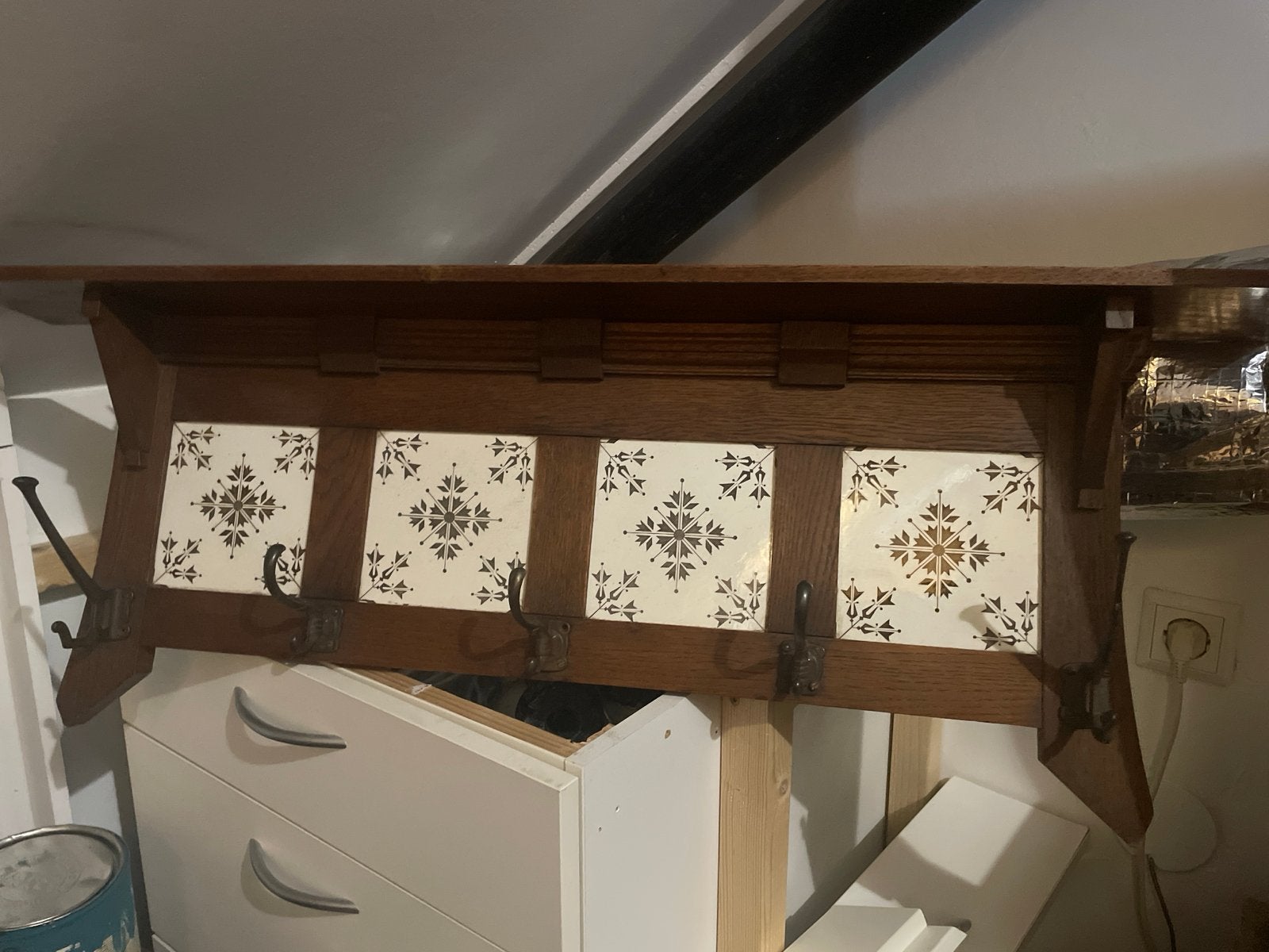 Antieke houten wandkapstok met tegels, 100 cm breed, Huis en Inrichting, Wandkapstok, Gebruikt, Ophalen of Verzenden, Minder dan 100 cm