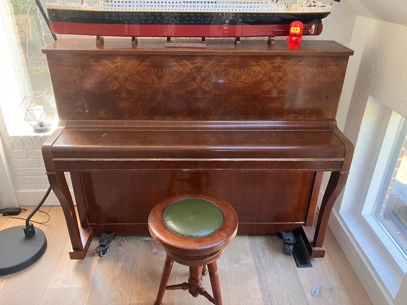 Petrof Piano - C.C. Bender klassiek en elegant, Ophalen, Gebruikt, Bruin, Piano