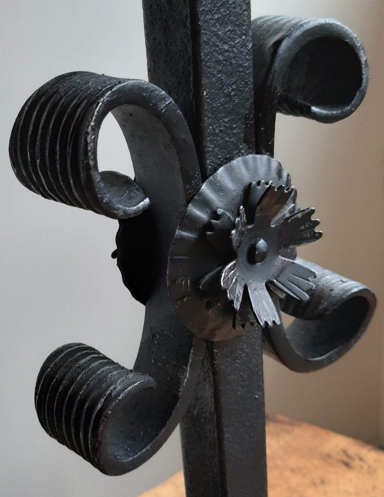 Brutalist smeedijzeren kaarsenstandaard kandelaar, Ophalen of Verzenden
