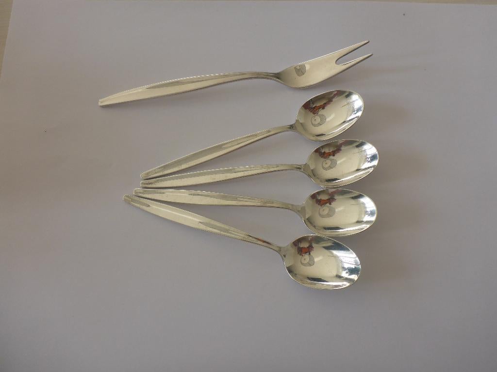 Vleesvorkje en koffielepeltjes nieuwpoort 90., Ophalen of Verzenden, Zo goed als nieuw, Zilver, Los bestek