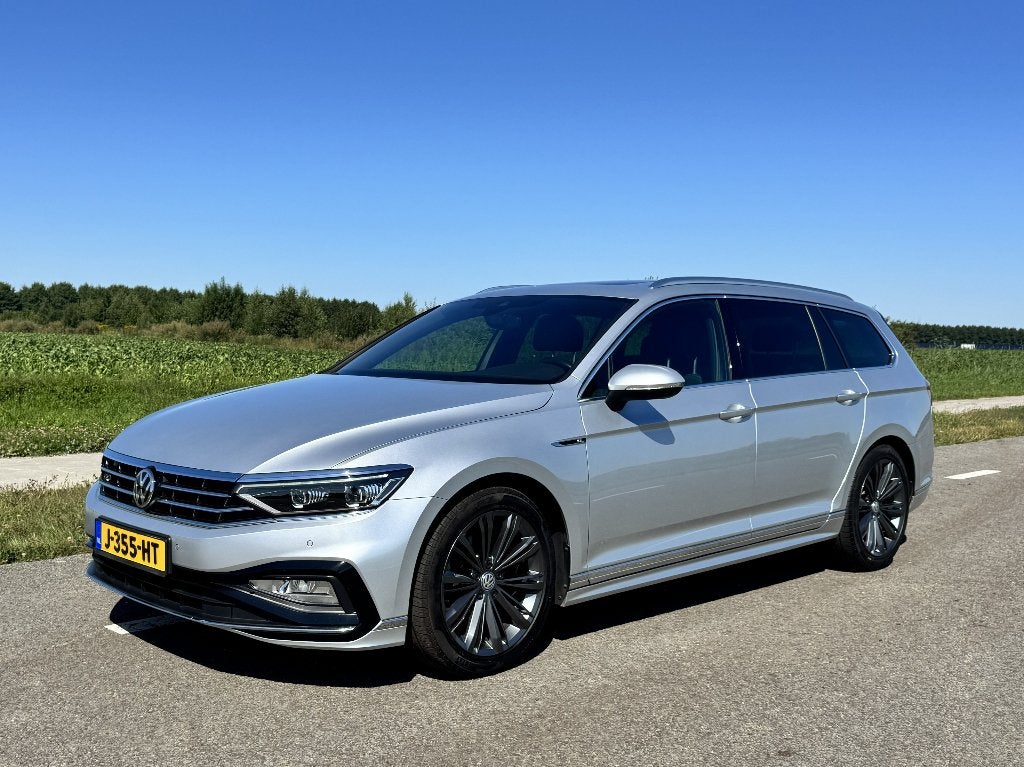 VW Passat R-Line 1.5 TSI DSG | 87.420 km | Matrix LED | Pano, 1498 cc, 4 cilinders, Origineel Nederlands, Particulier